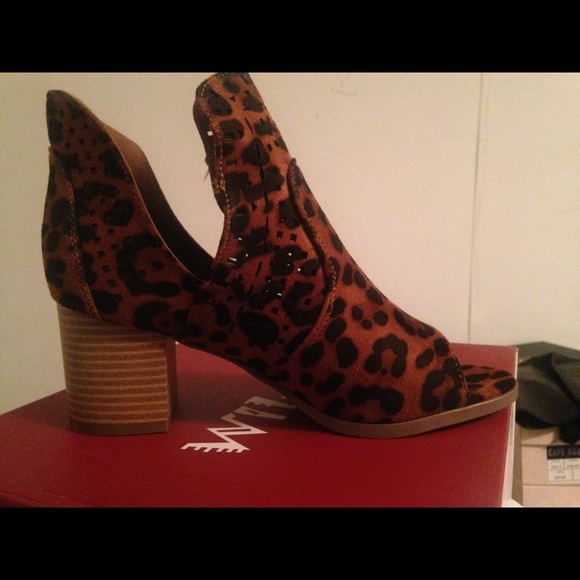 Sale sale sale - Picture 2 of 3